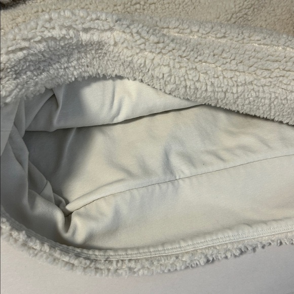 Lululemon Textured Fleece Embroidered Logo Hoodie - Picture 12 of 12